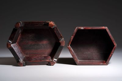 A Chinese soapstone-embellished hongmu 'Antiquities' box and cover, 19th C. — photo 7