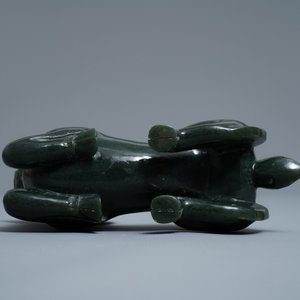 A Chinese spinach green jade model of a recumbent ram, 19/20th C. — 照片 6