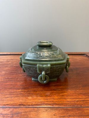 A Chinese spinach jade ritual food vessel and cover, 'Fu 簠', 18/19th C. — 照片 3