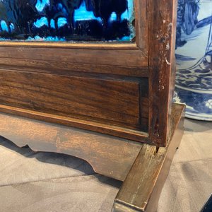 A Chinese square fahua 'Shou Lao' plaque mounted in a wooden table screen, Ming — photo 26