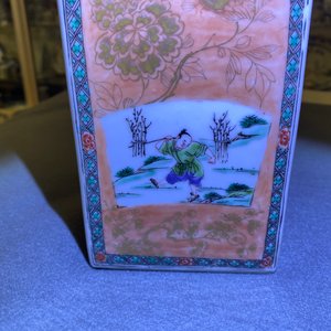 A Chinese square famille verte bottle, Kangxi — photo 13