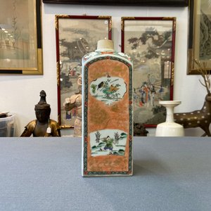 A Chinese square famille verte bottle, Kangxi — photo 22