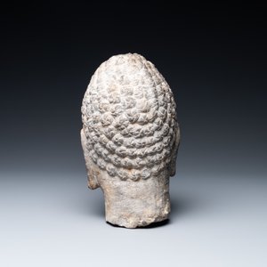 A Chinese stone carving of a Buddha head, Ming — 照片 3