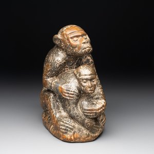 A Chinese stone group of two monkeys, 20th C. — foto 1