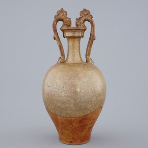 A Chinese stoneware amphora vase with dragon handles, Tang dynasty, 7th C. — 照片 1