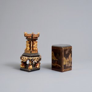 A Chinese Straits or Peranakan market gilded and lacquered wood offering box, 19th C. — photo 5