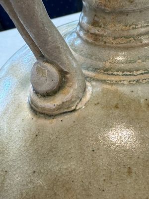 A Chinese straw-glazed pottery amphora with double dragon-shaped handles, Tang — foto 11