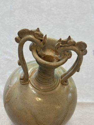 A Chinese straw-glazed pottery amphora with double dragon-shaped handles, Tang — foto 14