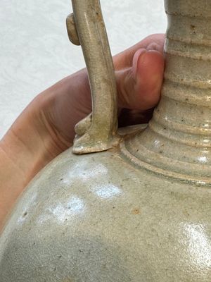 A Chinese straw-glazed pottery amphora with double dragon-shaped handles, Tang — foto 9
