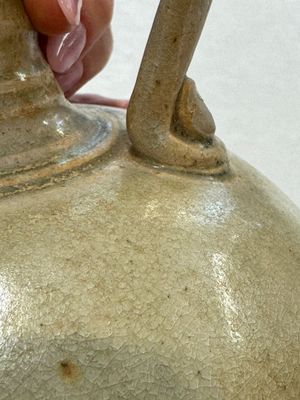 A Chinese straw-glazed pottery amphora with double dragon-shaped handles, Tang — foto 10