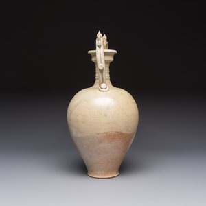 A Chinese straw-glazed pottery amphora with double dragon-shaped handles, Tang — foto 3