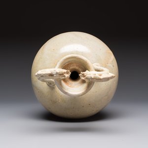 A Chinese straw-glazed pottery amphora with double dragon-shaped handles, Tang — foto 6