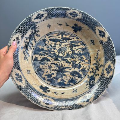 A Chinese Swatow blue and white 'Deer' dish — 照片 1