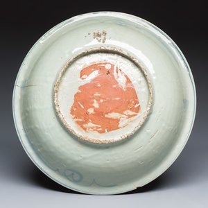 A Chinese Swatow blue and white 'Dragons' dish — 照片 2