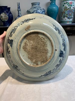 A Chinese Swatow blue and white 'lady and a boy' dish, Ming — photo 5