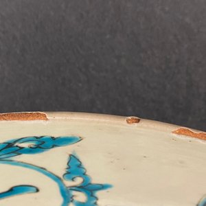 A Chinese Swatow dish with a temple view, Ming — 照片 11