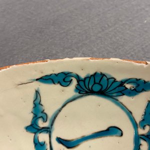 A Chinese Swatow dish with a temple view, Ming — 照片 8