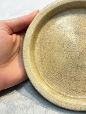 A Chinese Swatow Ge-type plate, 17/18th C. — photo 3