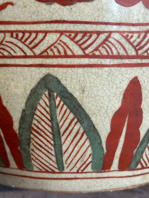A Chinese Swatow green- and red-enamelled 'dragon' jar and a pair of covered bowls, Ming — photo 9