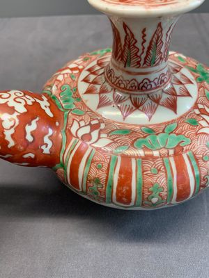 A Chinese Swatow green- and red-enamelled kendi with ornamental design, Ming — photo 5