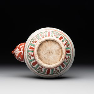 A Chinese Swatow green- and red-enamelled kendi with ornamental design, Ming — photo 7