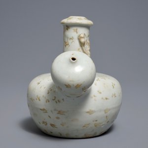 A Chinese Swatow kendi, Ming — 照片 2