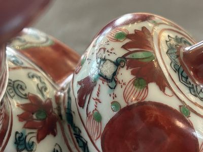A Chinese Swatow kendi with ornamental design, Ming — 照片 7