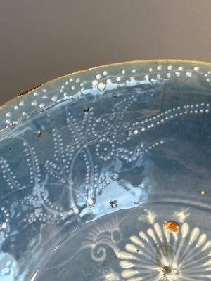 A Chinese Swatow slip-decorated blue-glazed 'chrysanthemum' dish and a turquoise- and black-enamelled 'dragon' dish, Ming — photo 6