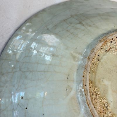 A Chinese Swatow slip-decorated white-ground dish — photo 15