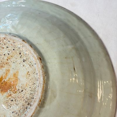 A Chinese Swatow slip-decorated white-ground dish — photo 19