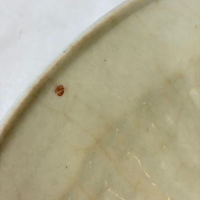 A Chinese Swatow slip-decorated white-ground dish — photo 8