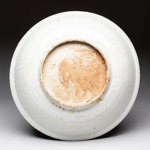 A Chinese Swatow wucai 'dragon and phoenix' dish, Ming — foto 2