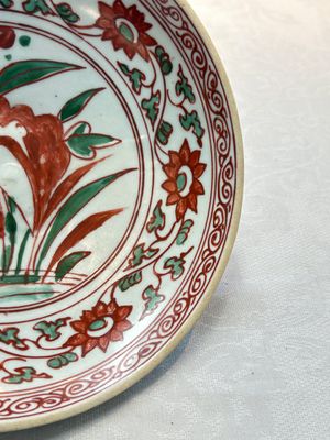 A Chinese Swatow wucai 'egret' plate, Ming — photo 3