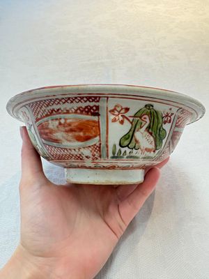 A Chinese Swatow wucai 'klapmuts' bowl with a duck, Ming — photo 1