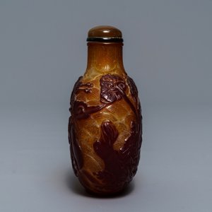 A Chinese table snuff flask with overlay glass design, 19th C. — 照片 4