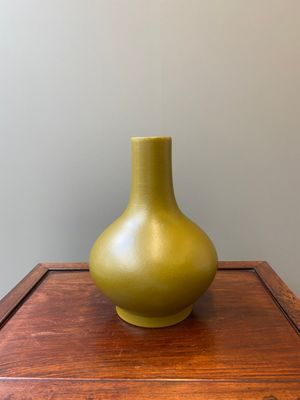 A Chinese teadust-glazed bottle vase, Guangxu mark and of the period — photo 1