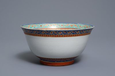 A Chinese Thai market Bencharong bowl, 19th C.