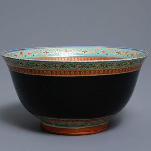 A Chinese Thai market Bencharong bowl, 19th C. — 照片 1