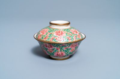 A Chinese Thai market Bencharong bowl and cover, 19th C.