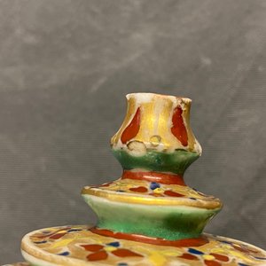 A Chinese Thai market Bencharong bowl and cover, 19th C. — 照片 11