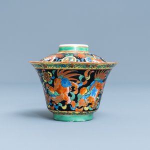 A Chinese Thai market Bencharong bowl and cover, 19th C. — 照片 4