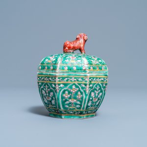 A Chinese Thai market Bencharong box and cover, 19th C. — photo 4