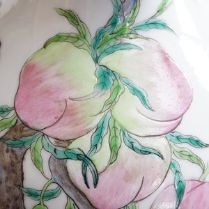 A Chinese tianqiuping bottle vase with 9-peaches design, 19/20th C.1 — photo 8