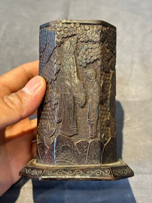 A Chinese tixi lacquer brush pot, 'bitong', Ming — photo 5