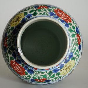 A Chinese Transitional wucai vase with buddhist emblems, Transitional period, Chongzhen/Shunzhi — photo 12
