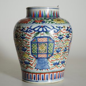 A Chinese Transitional wucai vase with buddhist emblems, Transitional period, Chongzhen/Shunzhi — photo 8