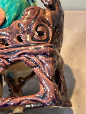 A Chinese turquoise- and aubergine-glazed sculpture of a seated scholar, 18/19th C. — 照片 12