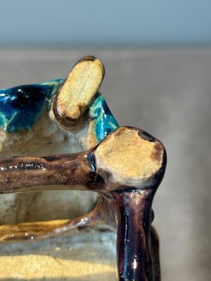 A Chinese turquoise- and aubergine-glazed sculpture of a seated scholar, 18/19th C. — 照片 16