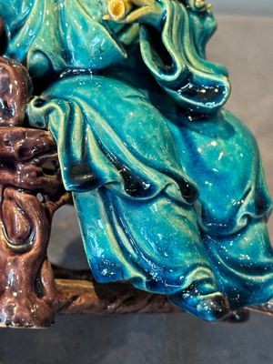 A Chinese turquoise- and aubergine-glazed sculpture of a seated scholar, 18/19th C. — 照片 9