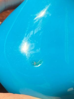 A Chinese turquoise blue Peking glass bottle vase, Qianlong mark and of the period — 照片 7